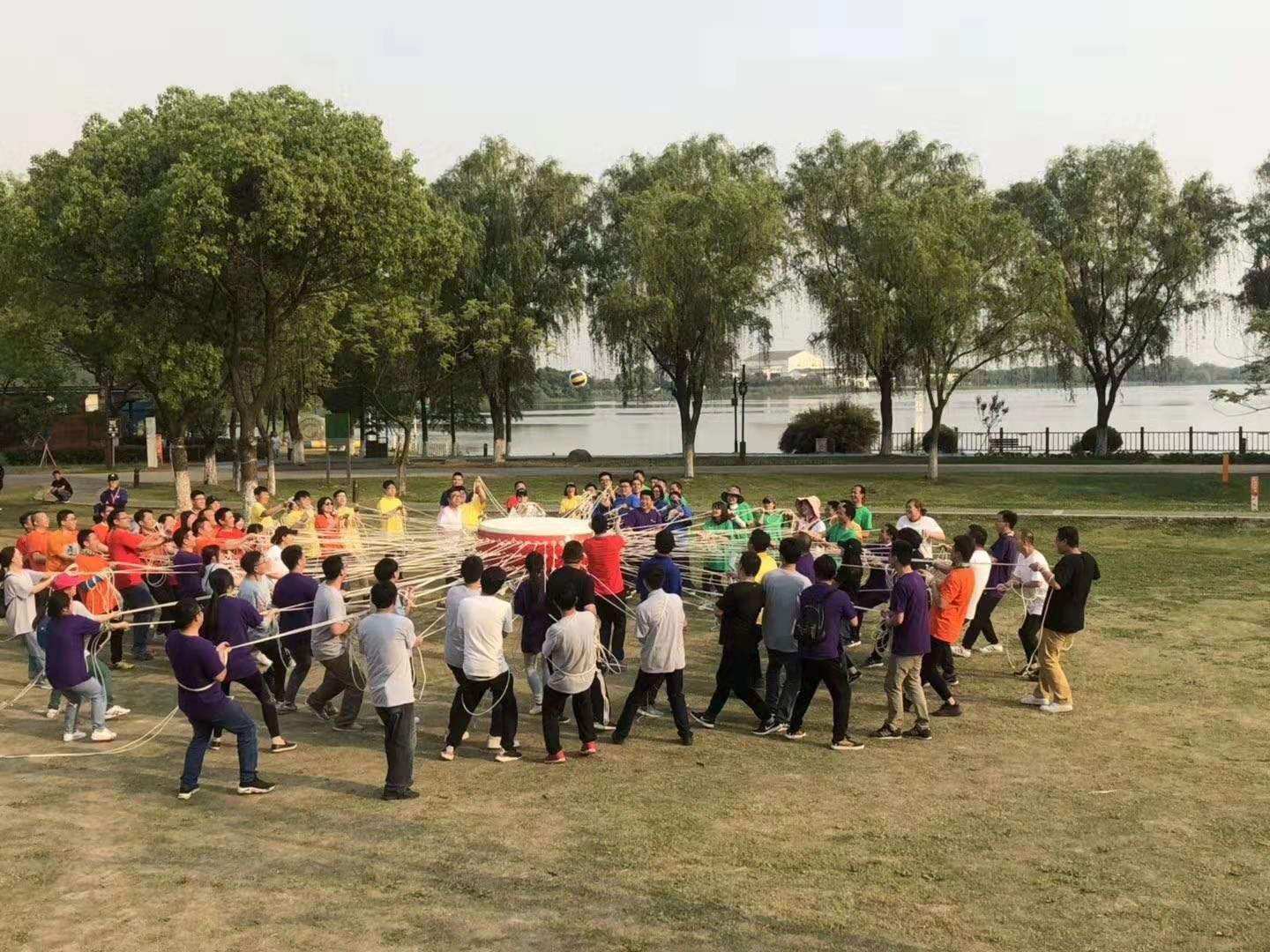 拓展游戏合力击鼓